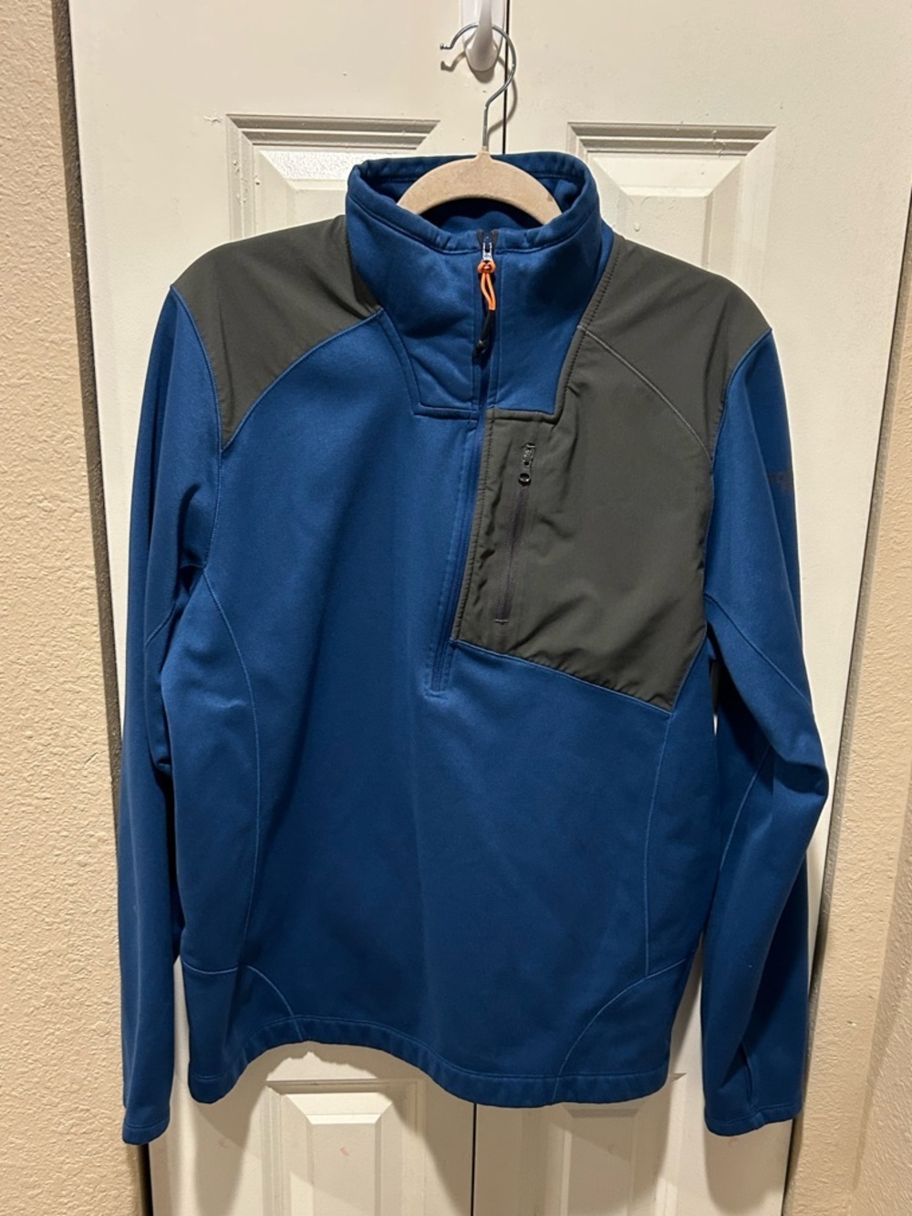 The North Face Men’s Half Zip Pullover Top Blue FlashDry-Xd, size M